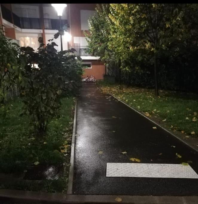 Joli Appartement Avec Jardin Et 2 Parkings Prives Argenteuil Kültér fotó