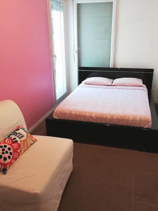 Joli Appartement Avec Jardin Et 2 Parkings Prives Argenteuil Kültér fotó