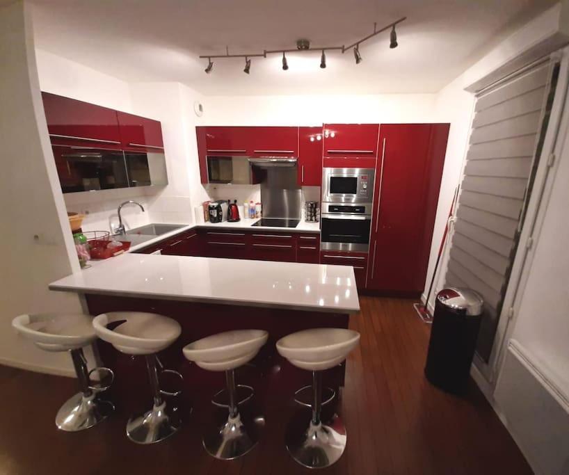 Joli Appartement Avec Jardin Et 2 Parkings Prives Argenteuil Kültér fotó