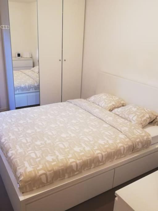 Joli Appartement Avec Jardin Et 2 Parkings Prives Argenteuil Kültér fotó